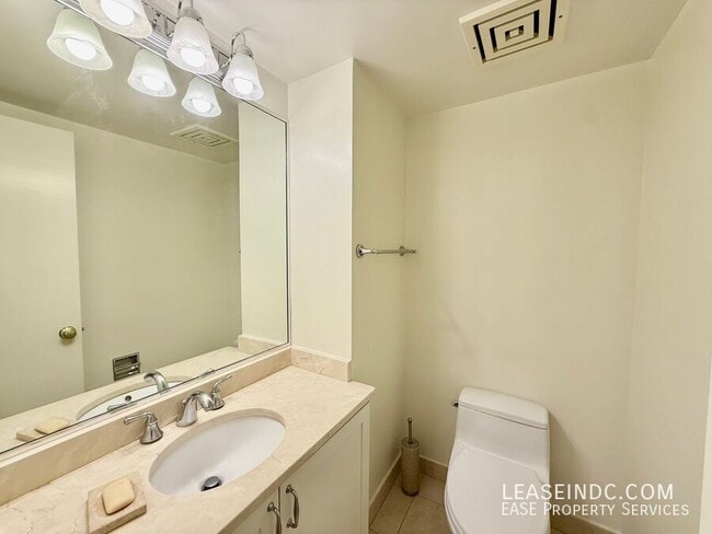 Building Photo - 1099 22nd St NW