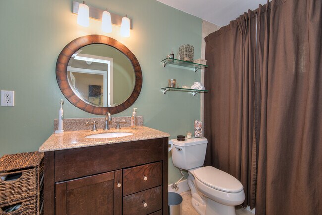 Building Photo - 2325 Kansas Ave