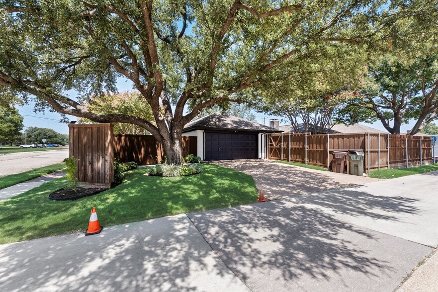 Building Photo - 3532 Parkhaven Dr