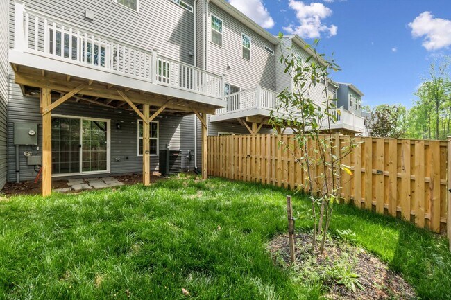 Building Photo - Lukas Park, Over 2000 Square Feet, Nearly New Build... Everything you want all in one! Come see f...