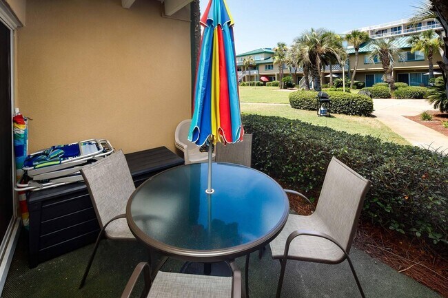 Building Photo - 1530 Miracle Strip Pkwy SE