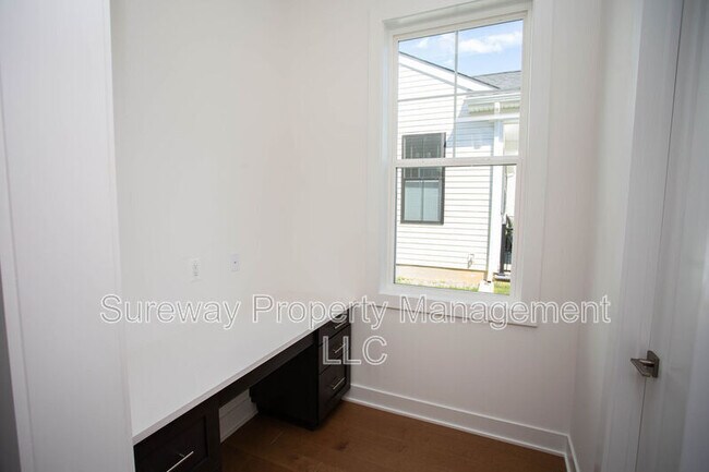 Building Photo - 7 Cole Pl