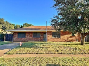 Building Photo - 4130 Lavell Ave