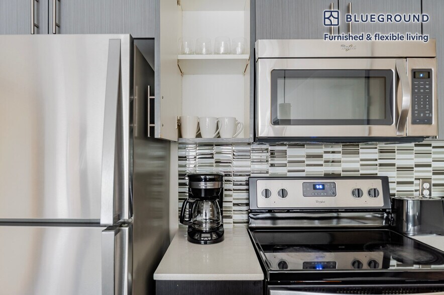 Building Photo - 15522 Northeast 22nd Place-SI FL3-ID904