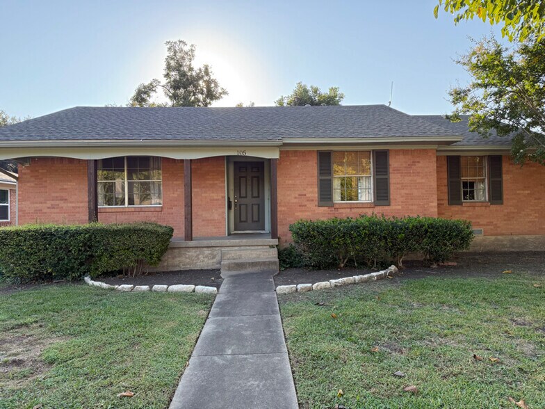 Primary Photo - 105 S Weatherred Dr