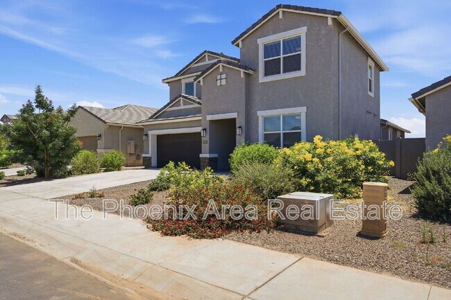 Building Photo - 2761 W Seaver Ave