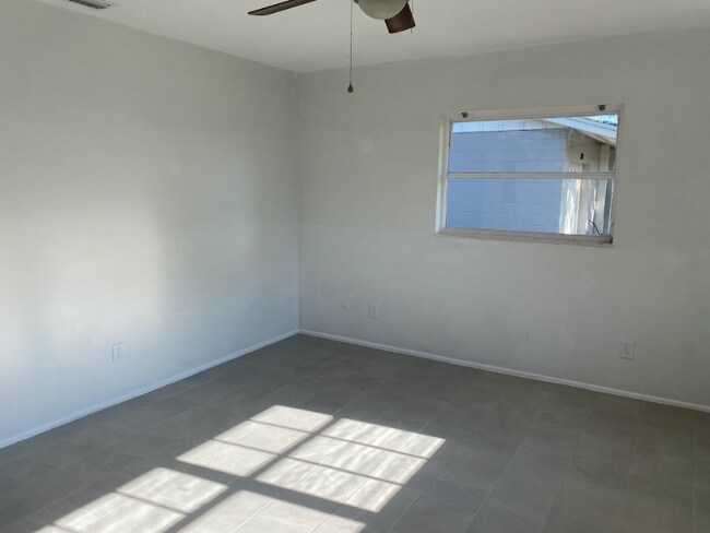 Building Photo - 3210 Belmont Blvd