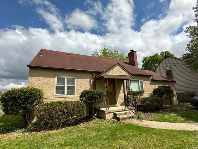 Primary Photo - Renovated Clintonville Single Family House...