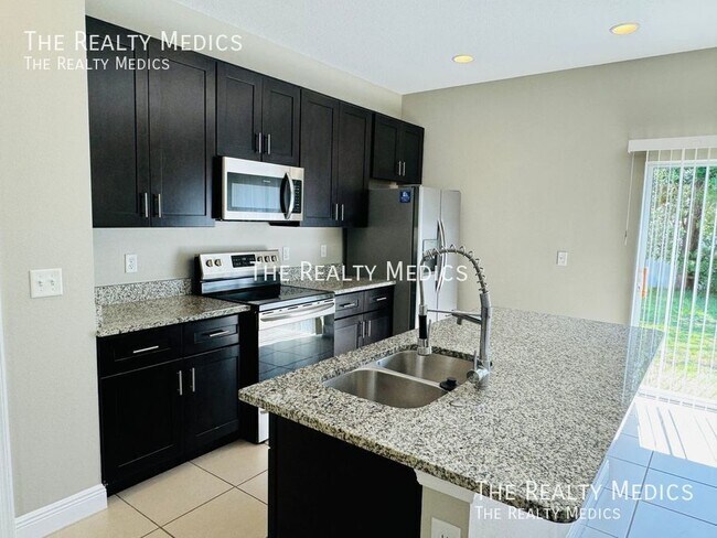 Building Photo - 1417 Swan Ct