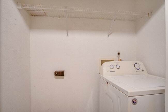 Building Photo - Price Drop!! -Adorable Updated 2BR Cottage...