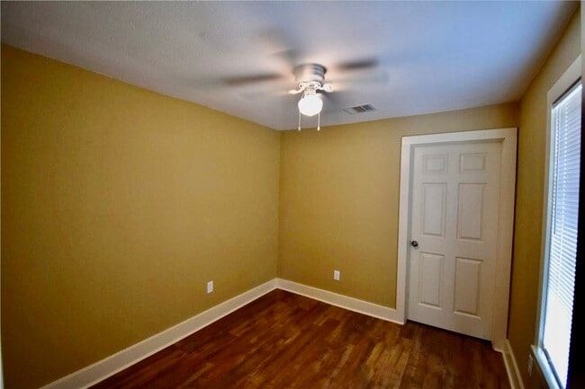 Building Photo - 321 E 35th St