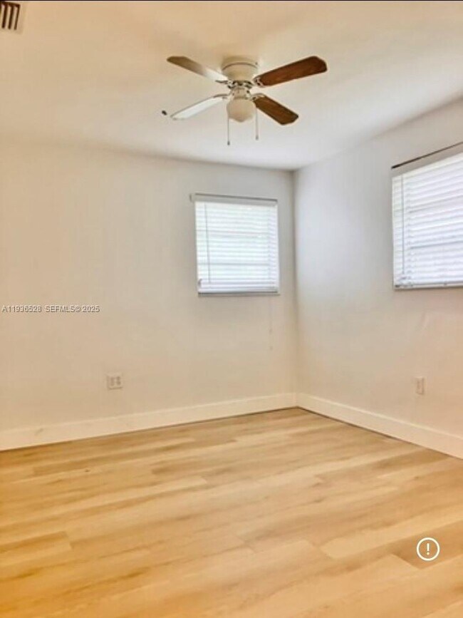 Building Photo - 2538 SW 11th St