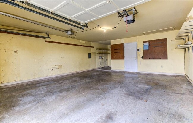 Building Photo - 8424 Jamestown Dr