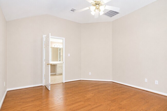 Building Photo - 22422 Cascade Springs Dr