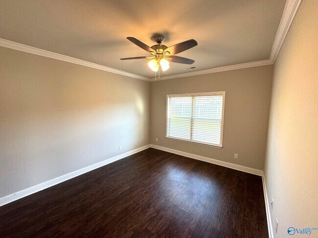 Building Photo - 341 River Rock Dr