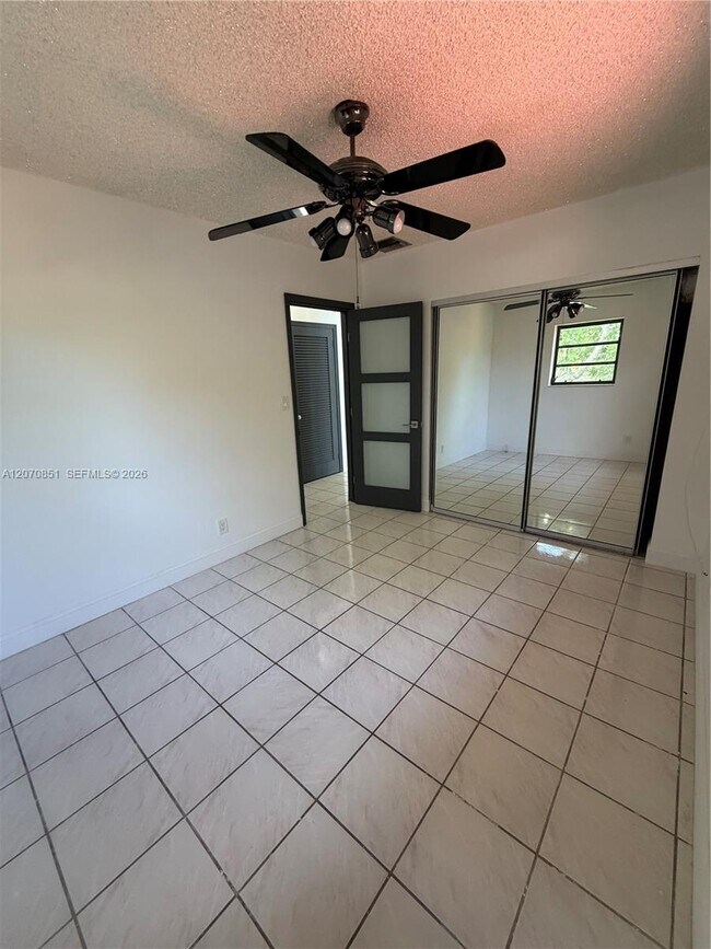 Building Photo - 4175 SW 87th Ave
