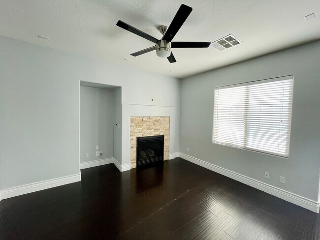 Building Photo - BEAUTIFUL HOME IN RHODES RANCH GUARD GATED COMMUNITY! AMMENITIES INCLUDE COMMUNITY BASKETBALL COU...