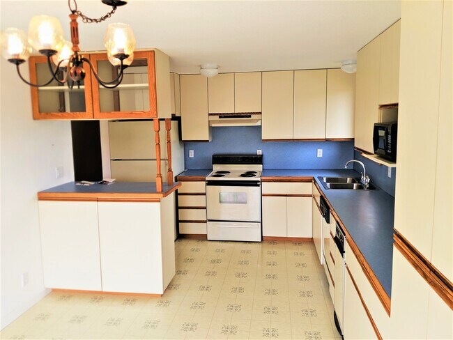 Building Photo - 7801 S Cushman Ave