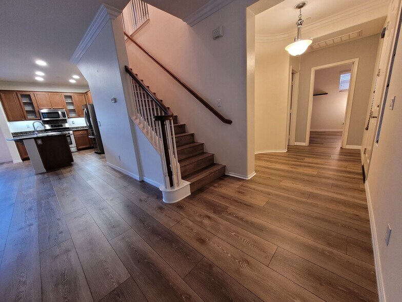 Building Photo - 1485 Mosaic Gln