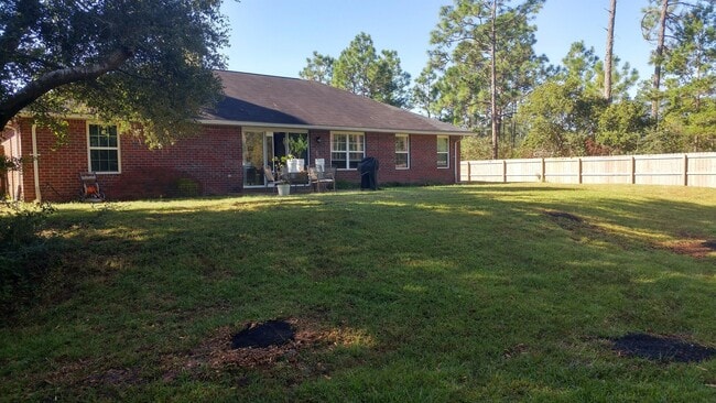 Building Photo - 6568 Fern St