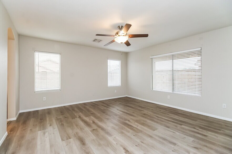 Building Photo - 11259 E Caballero St