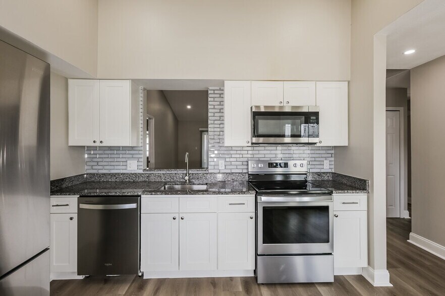 Building Photo - 3938 King Dr