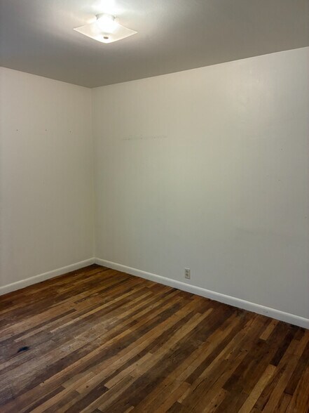 Building Photo - 343 Martin St