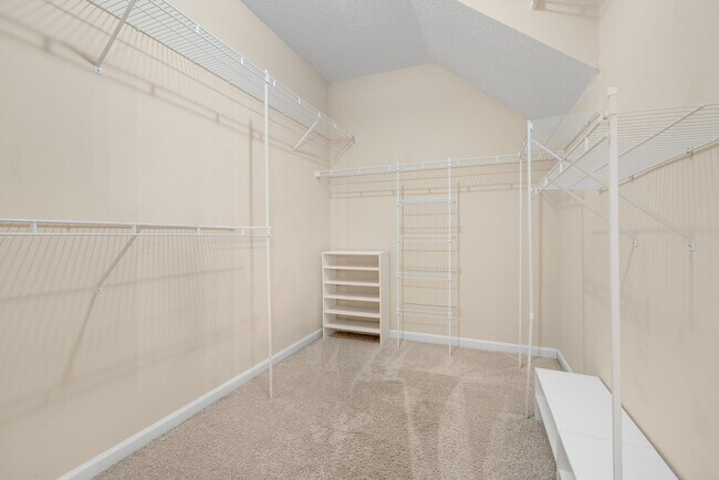Building Photo - 4905 Springtree Dr