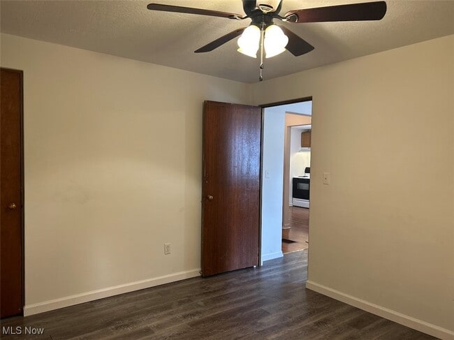 Building Photo - 106 Columbus Way