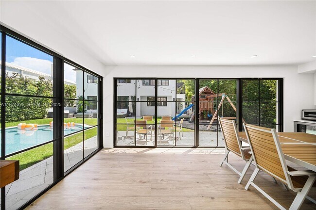 Building Photo - 5728 Pine Tree Dr