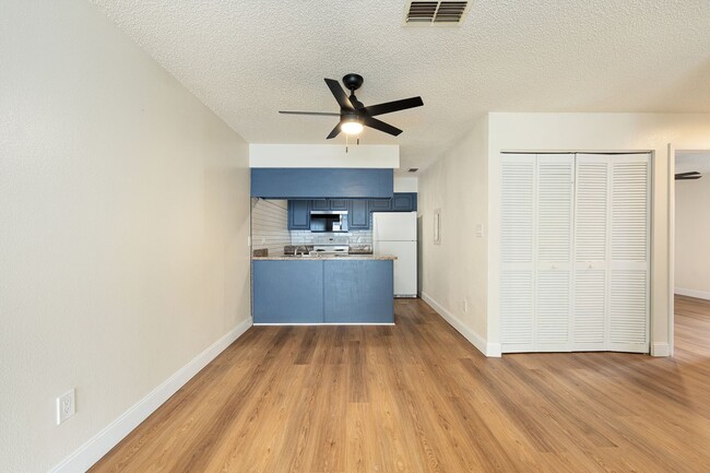 Building Photo - Newly Renovated 2BR/2BA – Only $1,250/Month!