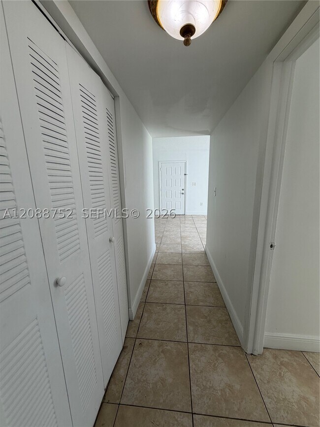 Building Photo - 7425 SW 152nd Ave