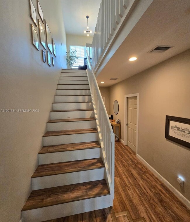 Building Photo - 806 SE 14th St