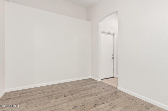 Building Photo - 20259 N 52nd Dr