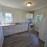 Building Photo - 140 Summit St