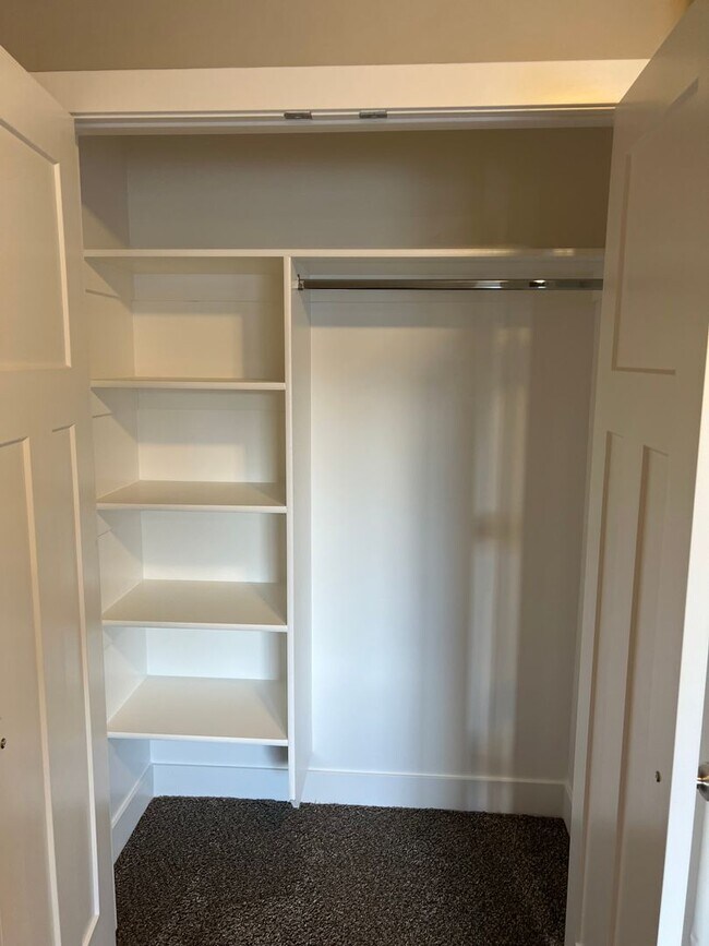 Building Photo - Brand new 3 bedroom 2.5 bathroom townhome