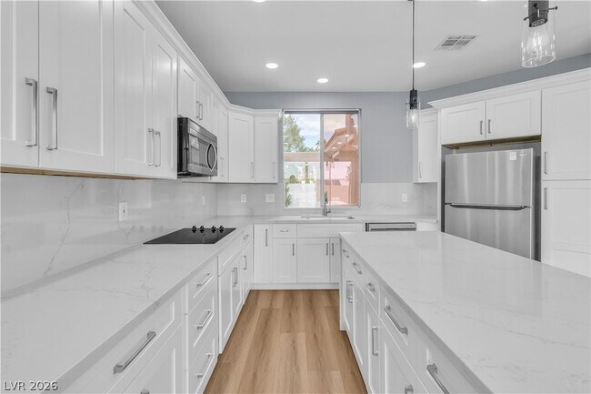 Building Photo - 1712 Estrella St