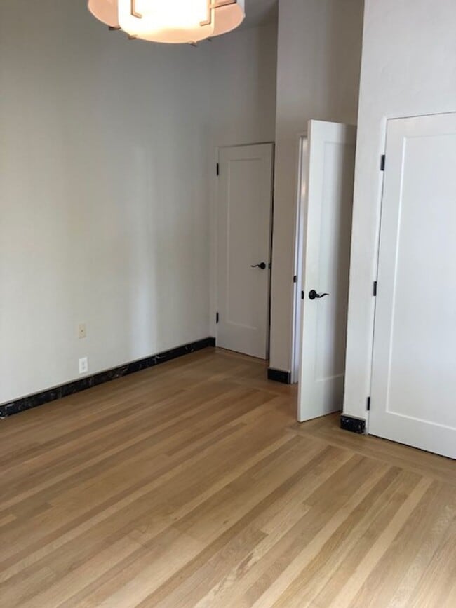 Building Photo - 680 Cortes St