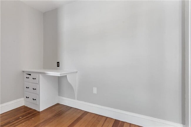 Building Photo - 19 Sherwood Ave