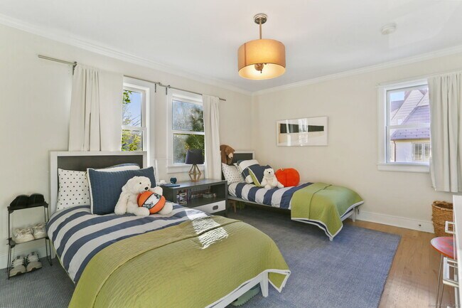 Building Photo - 6 Meadowbank Rd