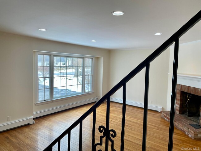 Building Photo - 4 Briggs Ln