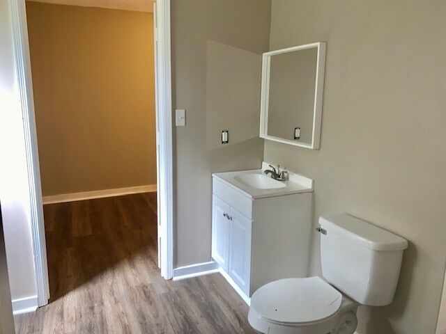 Building Photo - 711 Dent St