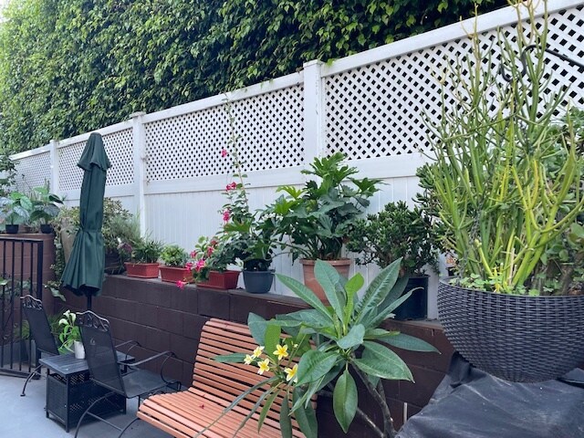 Building Photo - 2939 S Bronson Ave