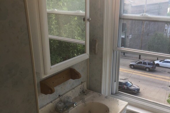 Building Photo - 811 Sarah St