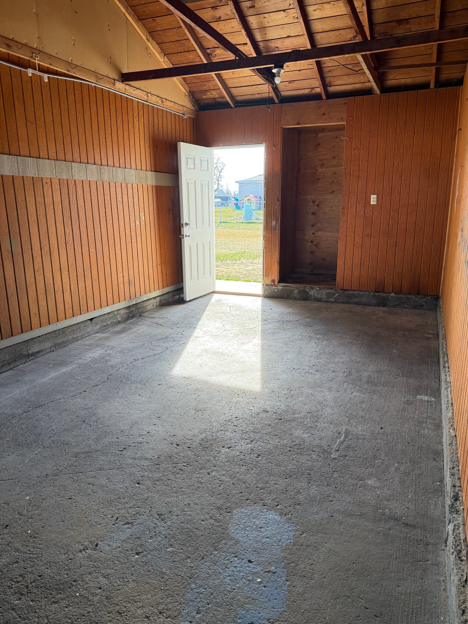 Garage & Storage Space - 1115 Patton Blvd