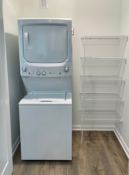 Washer/dryer, shelving - 2225 Kenwood Blvd SE