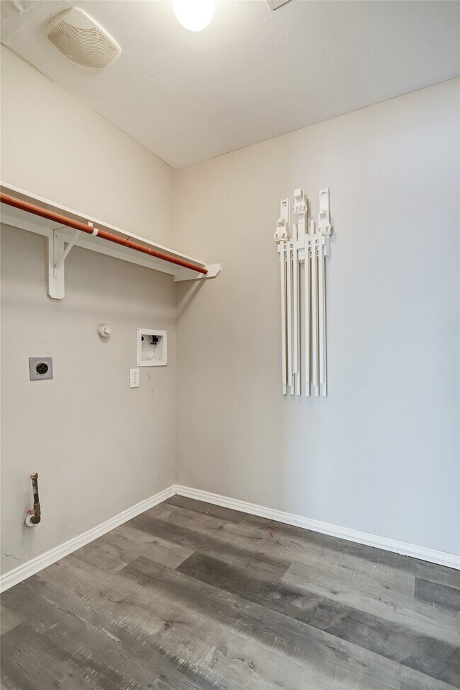 Building Photo - 4762 Wind Trace Dr