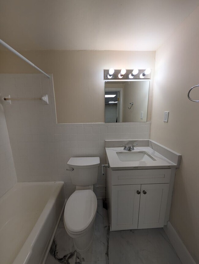 Building Photo - Asheville Long Term Rental