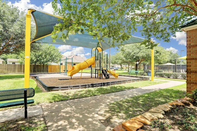 Building Photo - 21551 Elm Hurst Ln
