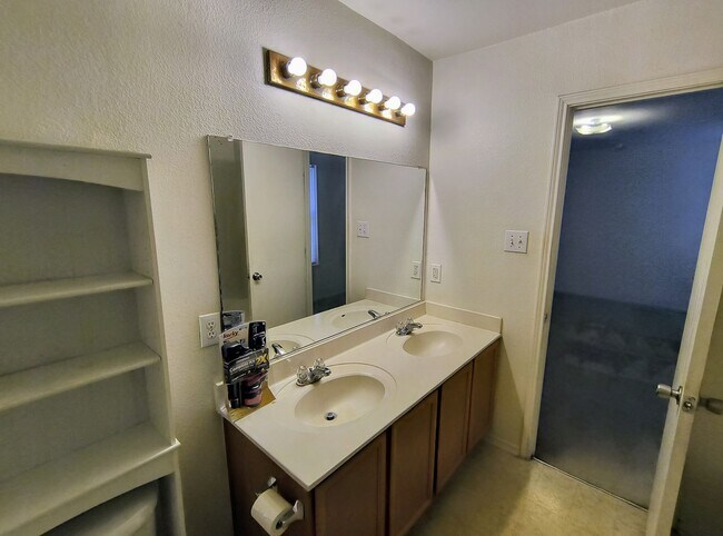 Building Photo - Beautiful 4-Bedroom Home for Lease – Corne...